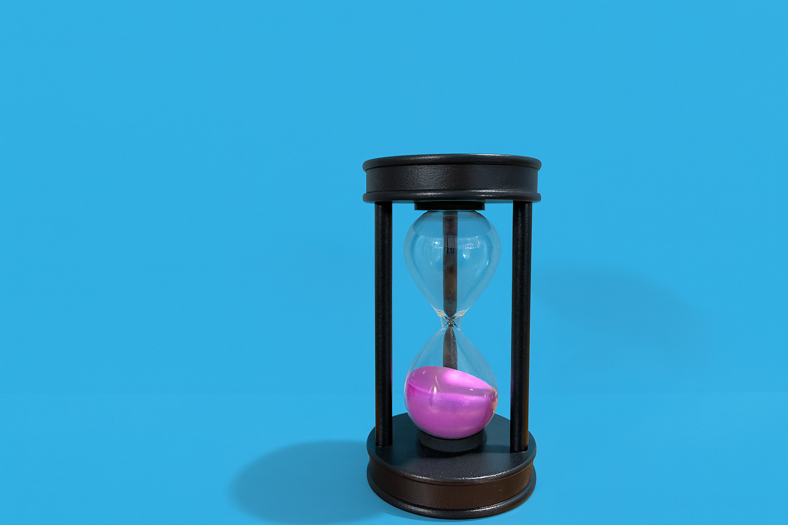 Premium Hourglass Sand Timer – 10 Minute Decorative Sand Clock with Colored Sand, Sturdy Black Frame, Vintage Glass Timer for Home, Office Desk, Study, Meditation, Kitchen & Gift Use pack of 1 random color