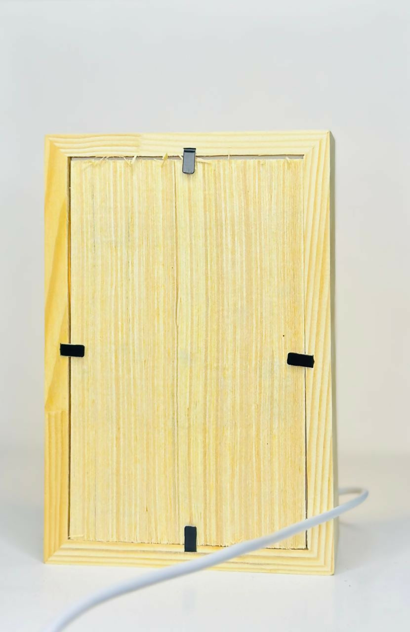 Love Couple Light Box photoframe – LED Wooden Frame with 3D Miniature Lovers and Heart Theme – Ideal Gift for Anniversary or Romantic Surprise