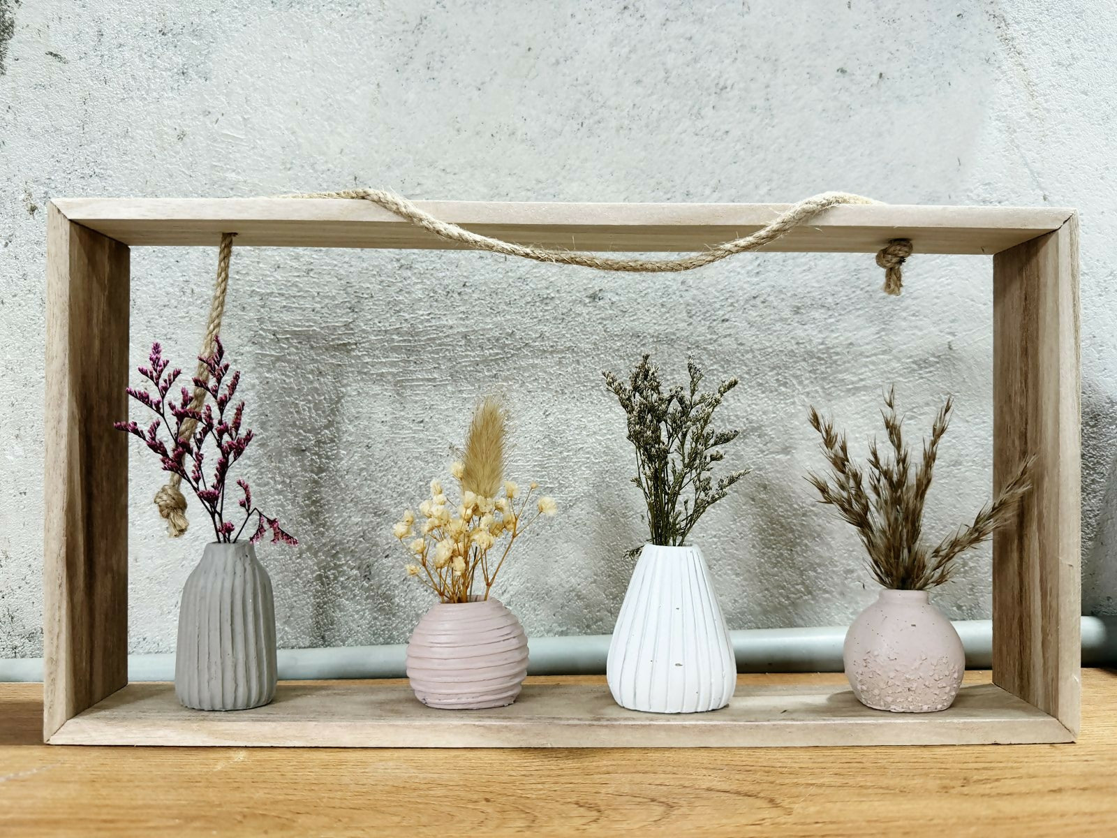 Rustic Wooden Frame Mini Vase Set with Dried Flowers – 4 Ceramic Vases in Pastel Colors for Home Décor, Table Centerpiece, Shelf Display & Gift Decoration