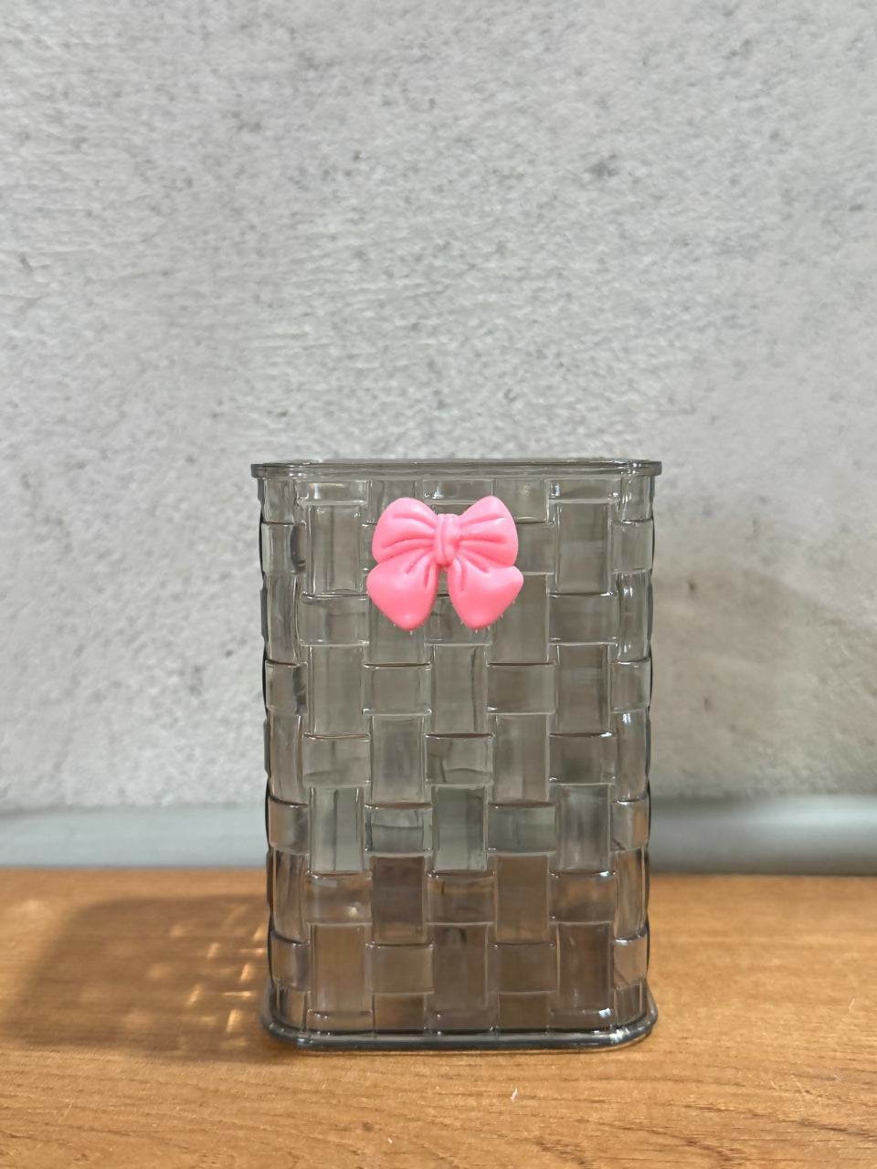 Clear Glass Pen Holder with Decorative Bow | Stylish Desk Organizer for Pencils, Pens, Brushes & Office Supplies | Modern Stationery Holder for Home, Office, Kids’ Study Table & Gift Use