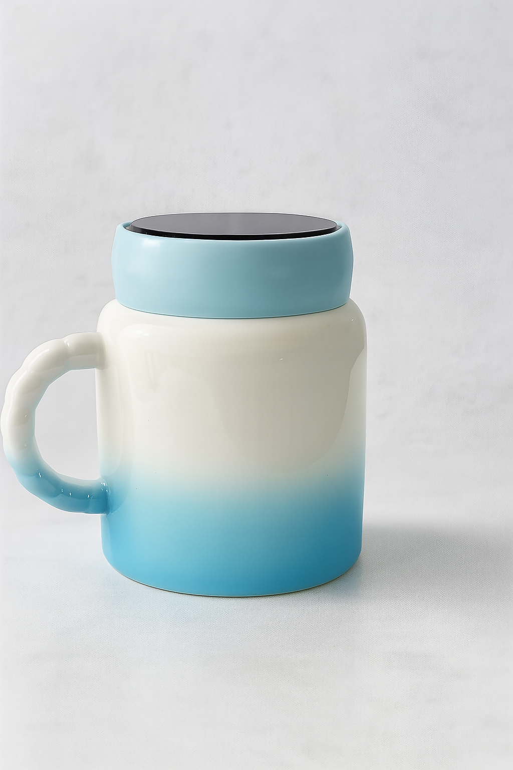 Ceramic King Mug with Lid – Gradient Blue & White Coffee Mug with Crown Design, Insulated Ceramic Cup for Tea, Coffee, Milk – Stylish Royal Gift for Men, Husband, Father, Boyfriend