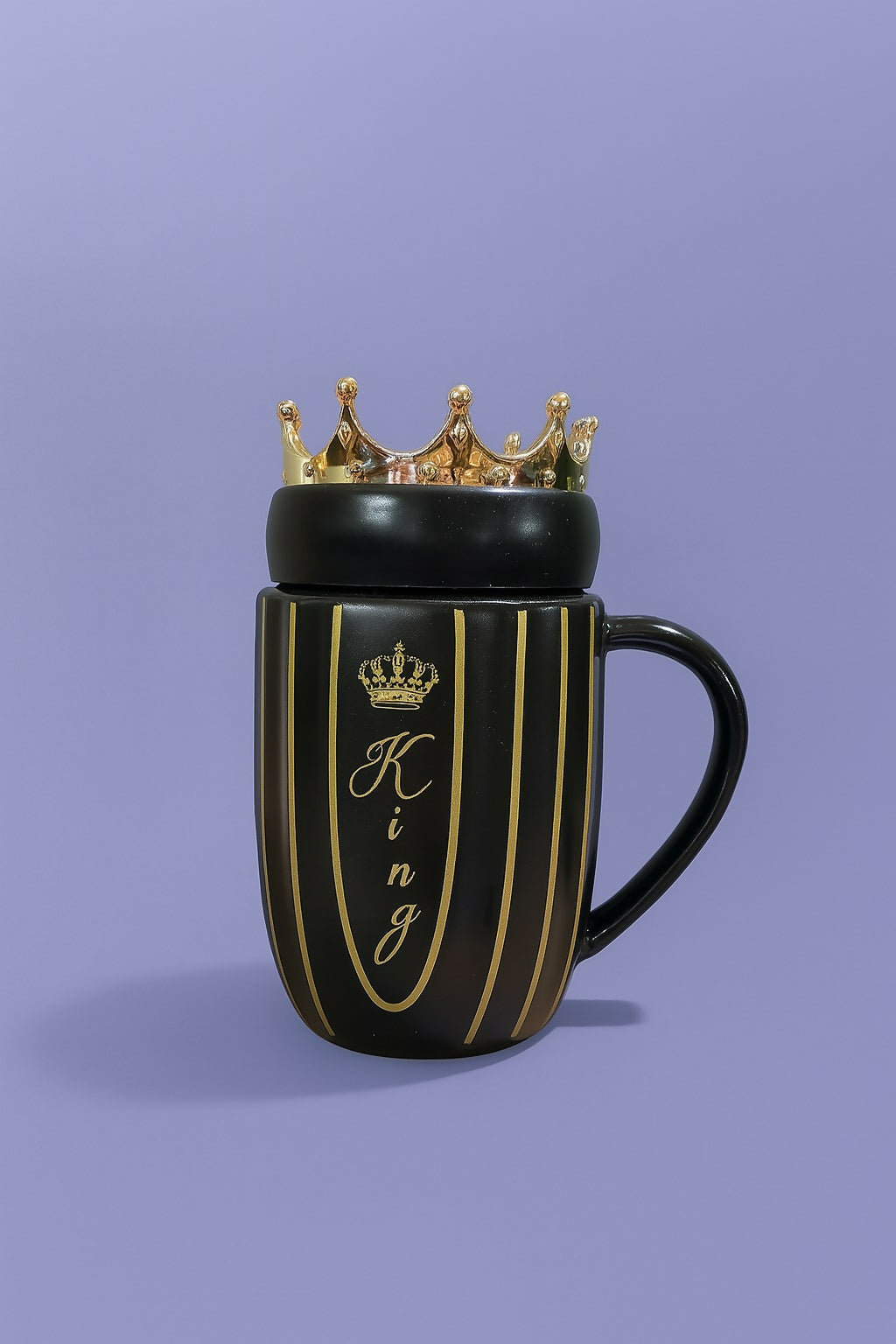 King Crown Black Ceramic Coffee Mug with Golden Stripes and Royal Lid – Stylish Gift for Men – 350ml Tea Cup for Husband, Boyfriend, Boss – Premium Royal Design