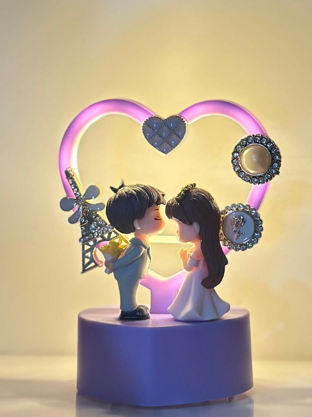 LED Couple Showpiece with Heart Ring Holder and Paris Tower Design – Decorative Tabletop Love Figurine with Jewelry Display Stand – Ideal Gift for Anniversary, Valentine's Day, or Wedding Decoration