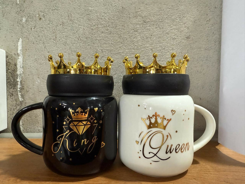 Luxury King & Queen Couple Ceramic Mug Set with Golden Crown Lids – Black & White Coffee Cups with Royal Diamond & Crown Print – Anniversary, Wedding, Engagement, Valentine’s Day & Birthday Gift for Couples (2 Pieces)