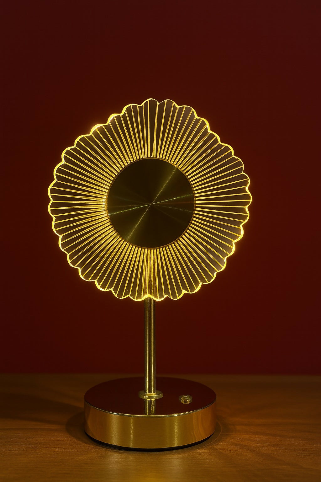 HOME DECOR Modern Radiant Sunburst LED Table Lamp – Golden Acrylic Optical Illusion Lamp with Touch Control – Decorative Ambient Light for Living Room, Bedroom, or Office