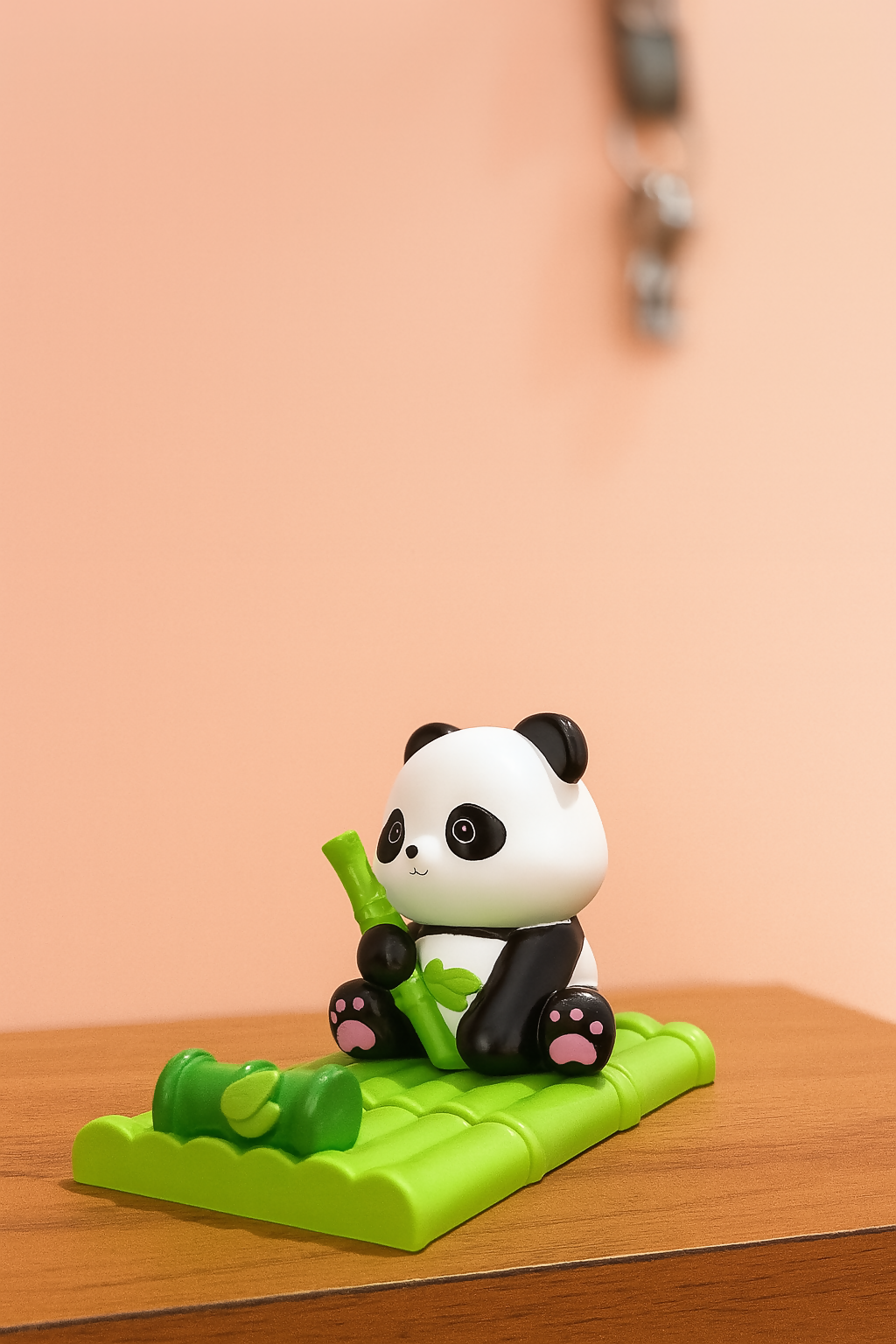 Cute Panda Shaped Mobile Phone Stand Holder – Universal Desktop Stand for Smartphones with Anti-Slip Base, Adorable Bamboo Mat Design for Office, Home, and Kids Use