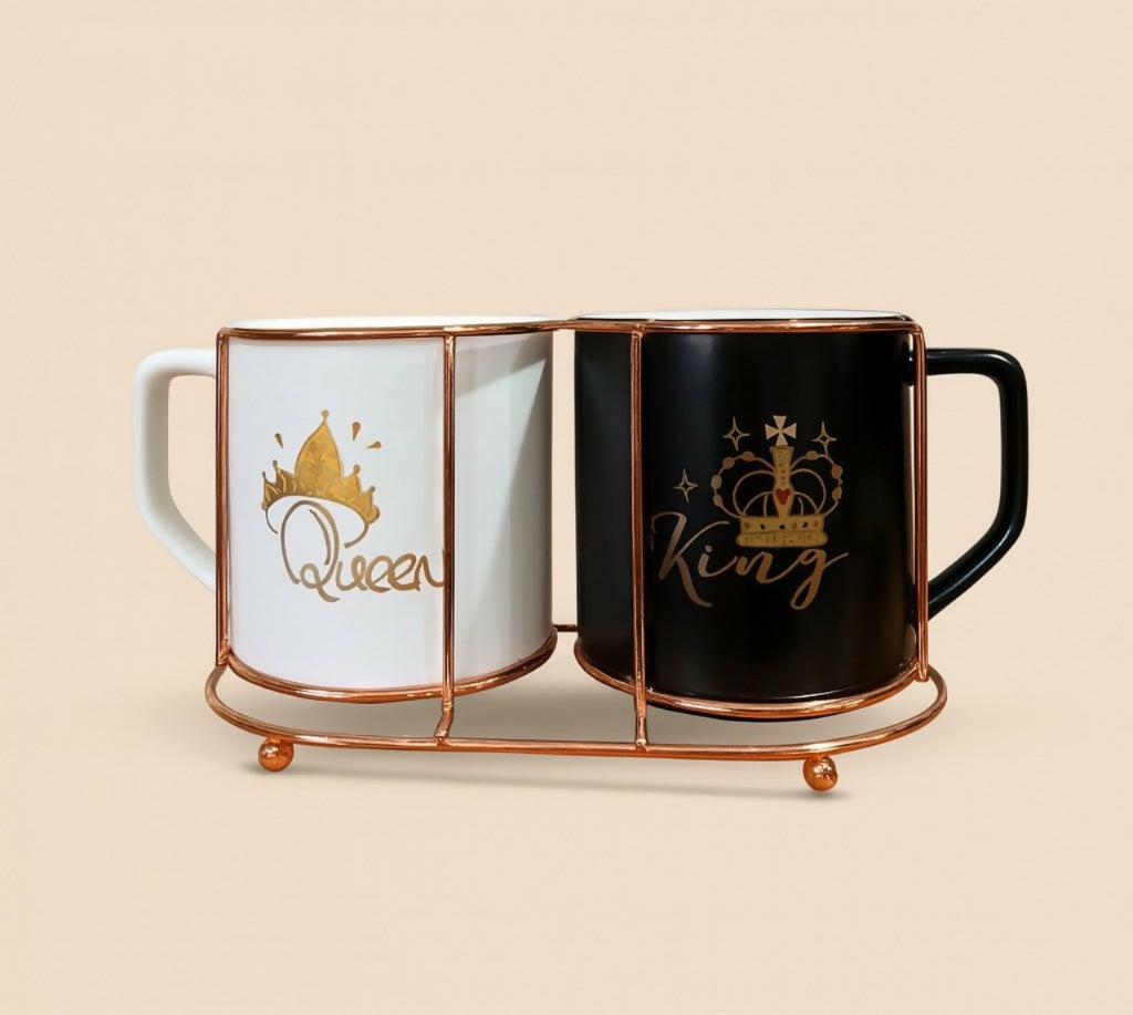 King and Queen Ceramic Mug Set with Golden Crown Print – Black & White Coffee Mugs with Copper Stand – Royal Couple Tea Cups for Wedding, Anniversary, Valentine’s Day, Gift for Him and Her